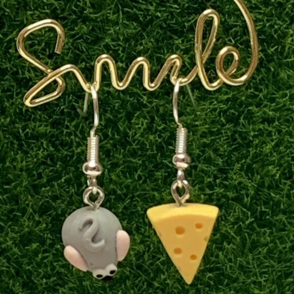 Mouse Earring, Cheese Earring, Silly Animal Earring, Funny Food Earring, Gift - Picture 4 of 5